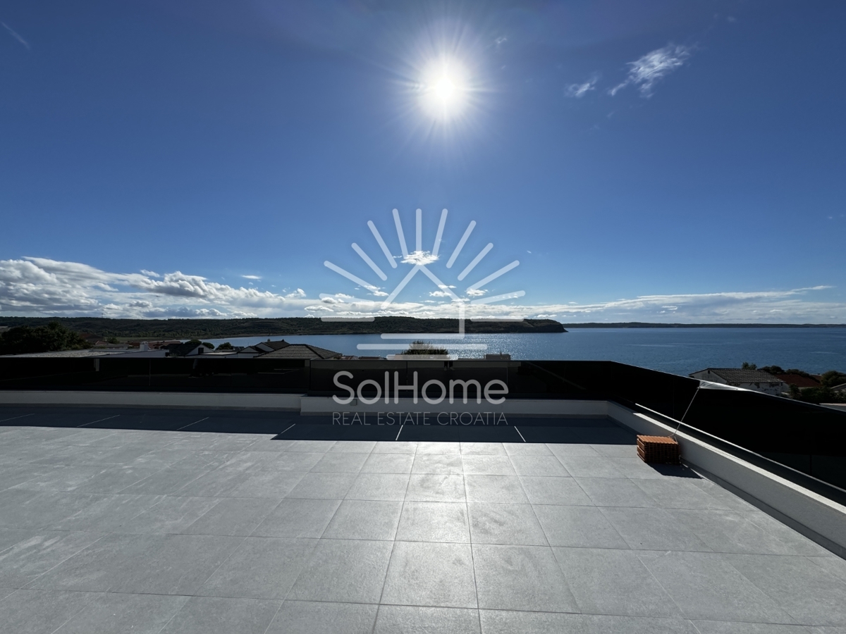 Na prodajo - Hiša sanj z bazenom in pogledom na morje - Rtina, Hrvaška