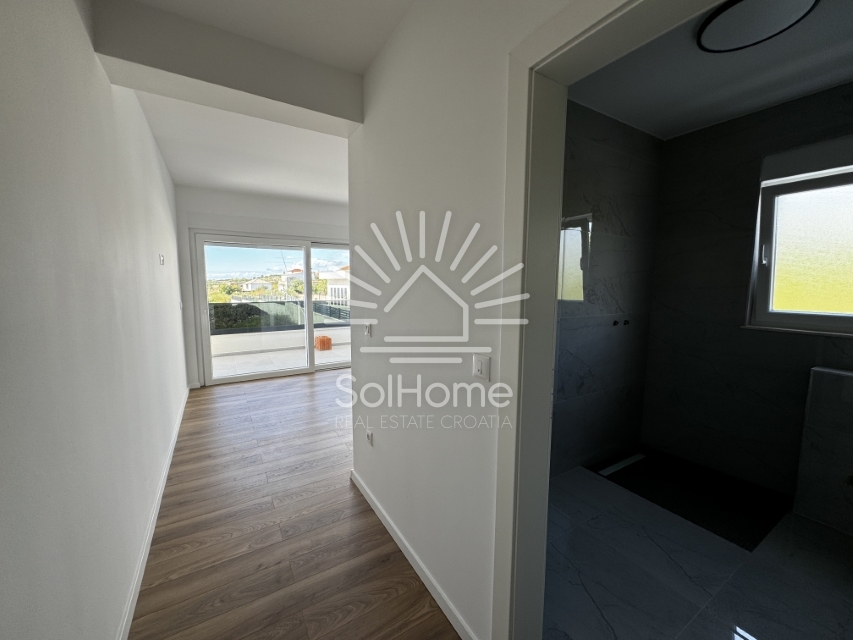 Na prodajo - Hiša sanj z bazenom in pogledom na morje - Rtina, Hrvaška