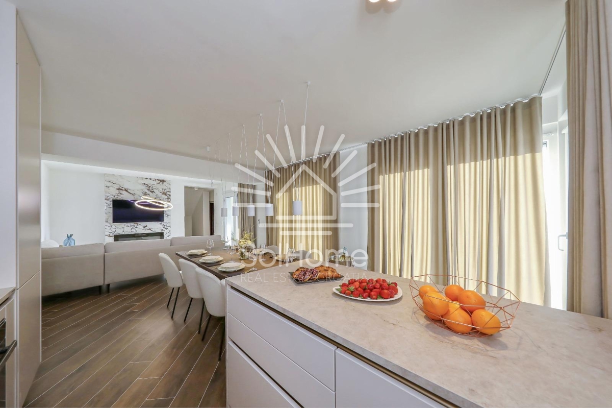 Hiša v prvi vrsti ob morju s bazenom in spektakularnim razgledom - Zadarska regija