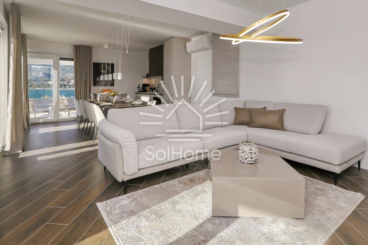 Hiša v prvi vrsti ob morju s bazenom in spektakularnim razgledom - Zadarska regija