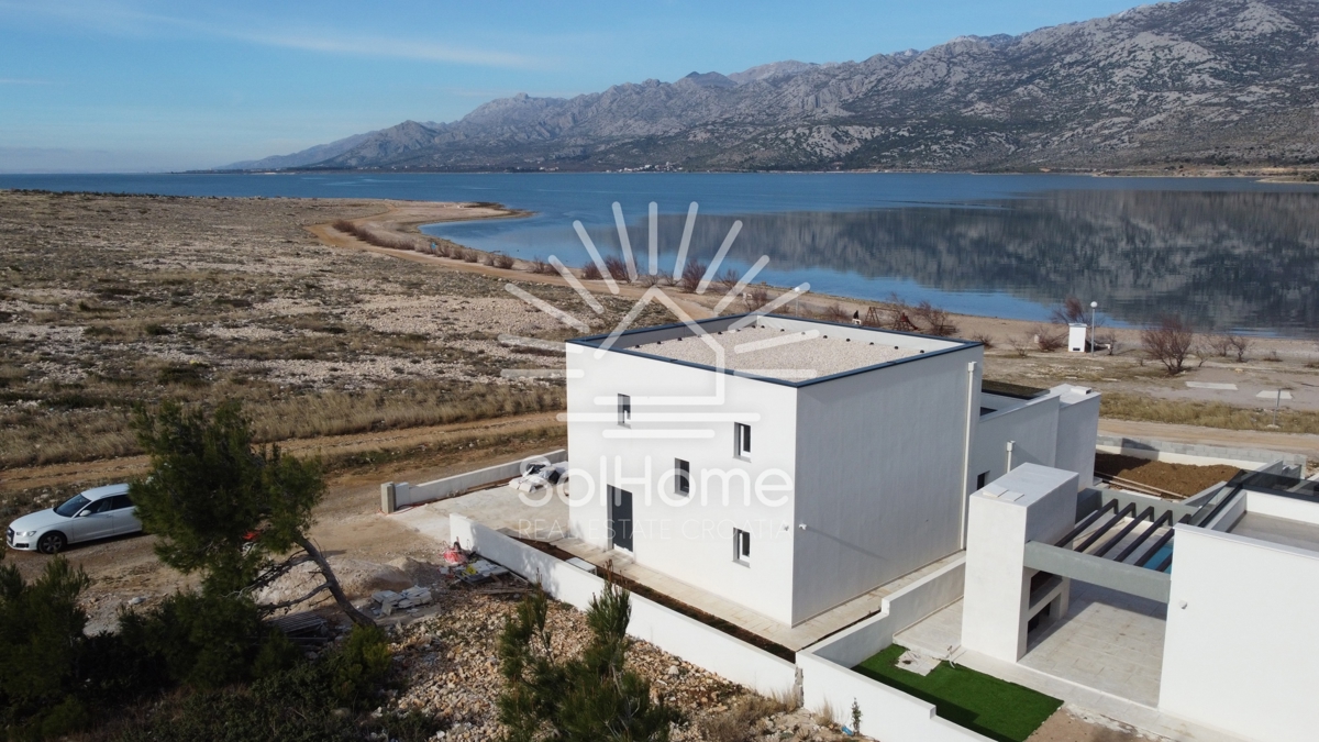 Hiša v prvi vrsti ob morju s bazenom in spektakularnim razgledom - Zadarska regija