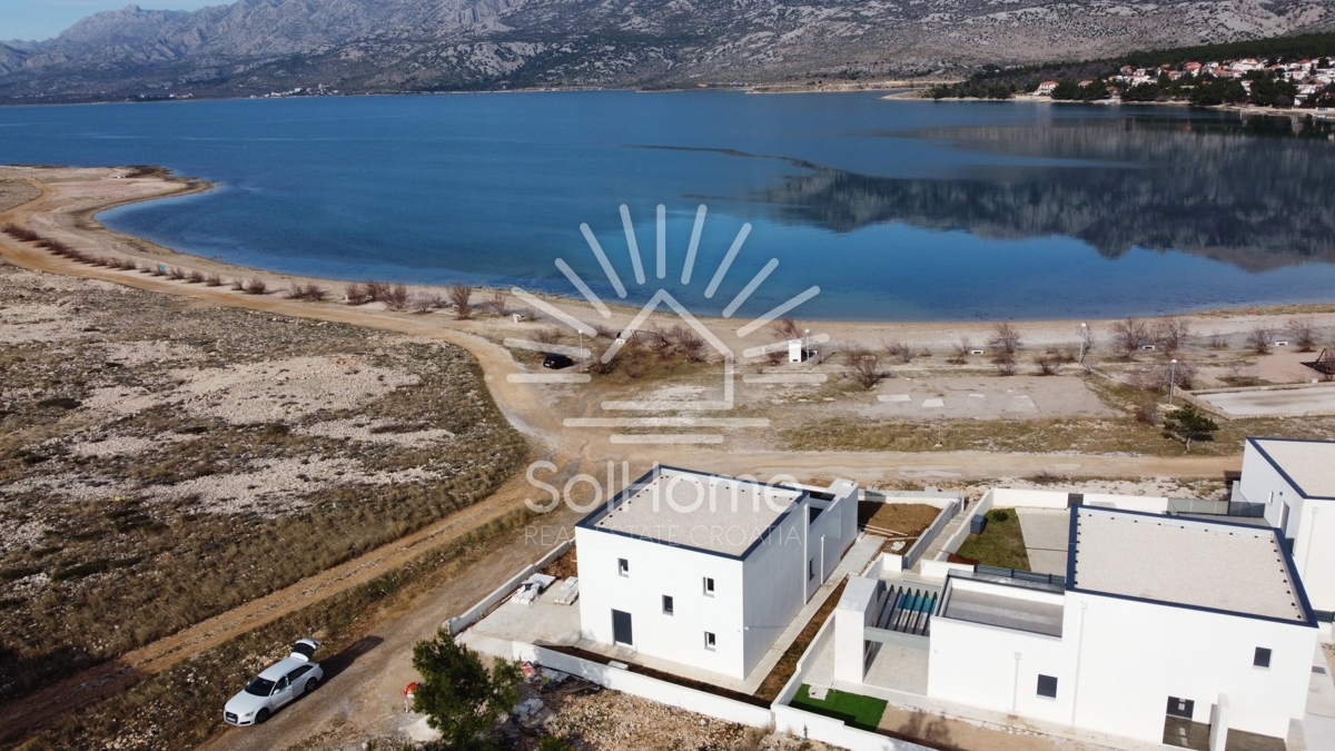 Hiša v prvi vrsti ob morju s bazenom in spektakularnim razgledom - Zadarska regija