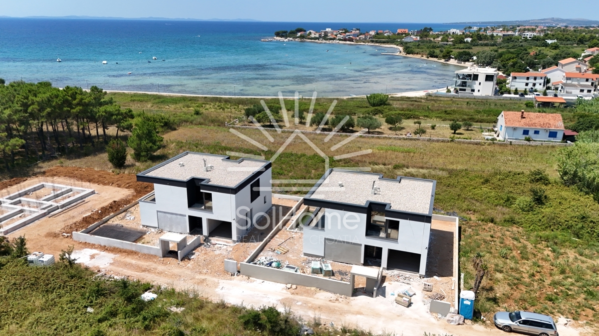 Prelepe vile z bazenom in pogledom na morje v bližini Zadra - Hrvaška