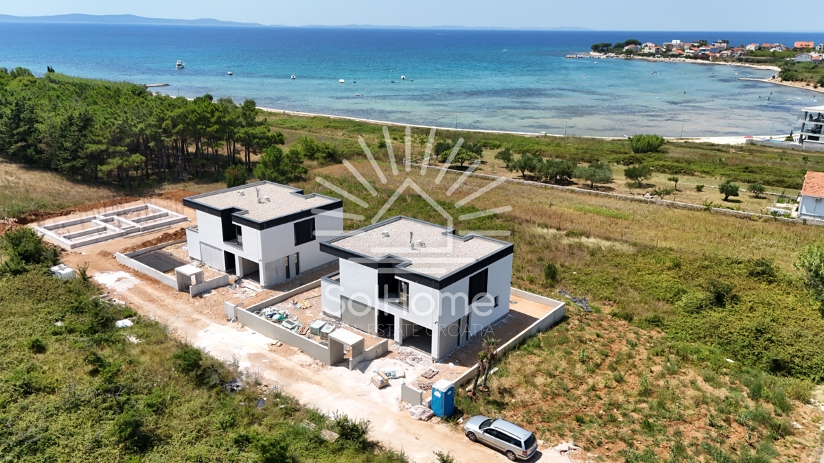 Prelepe vile z bazenom in pogledom na morje v bližini Zadra - Hrvaška