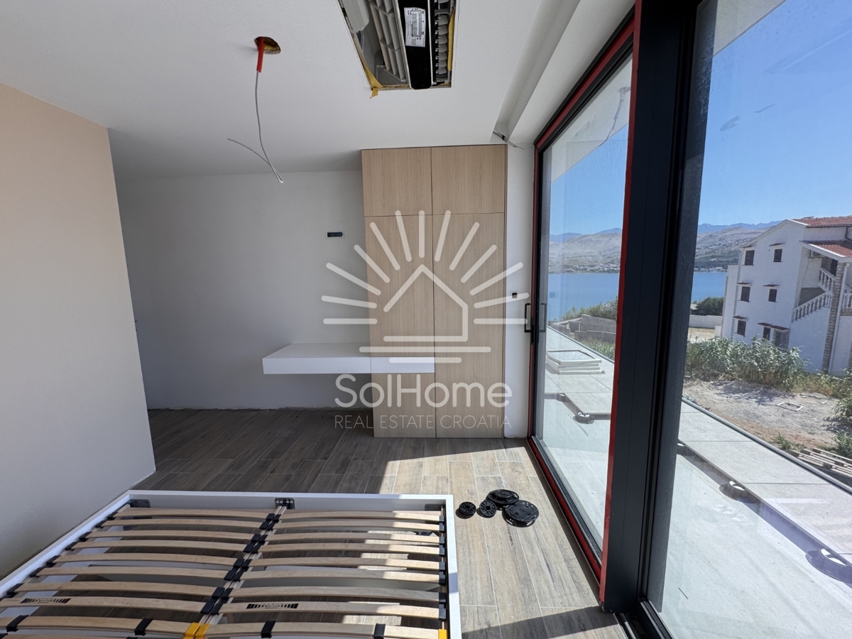 Razkošna vila v prvi vrsti ob morju na Pagu