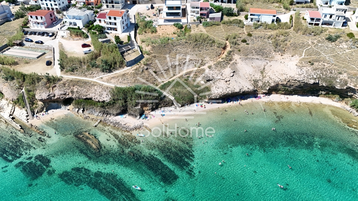 Razkošna vila v prvi vrsti ob morju na Pagu