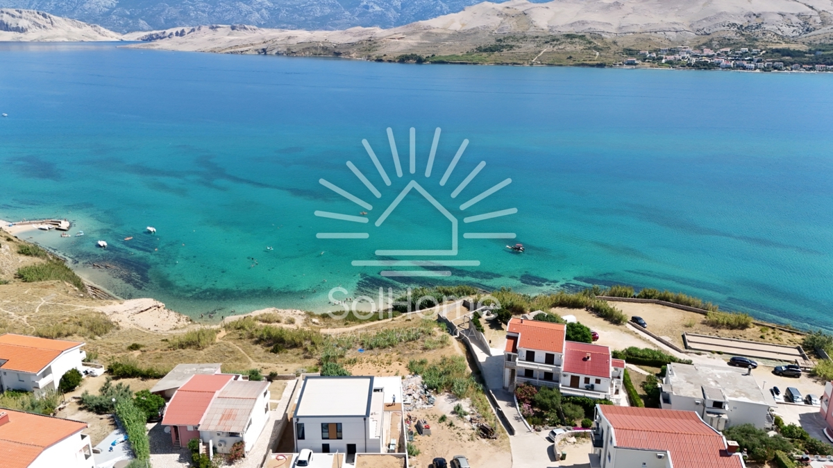 Razkošna vila v prvi vrsti ob morju na Pagu