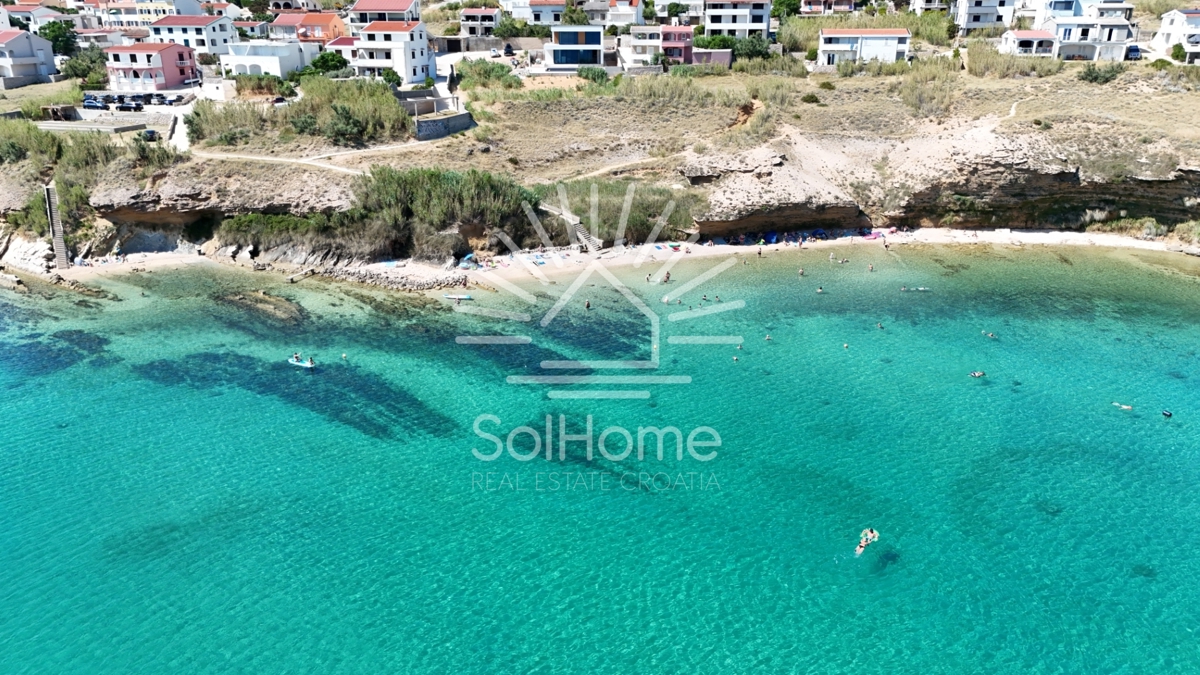 Razkošna vila v prvi vrsti ob morju na Pagu