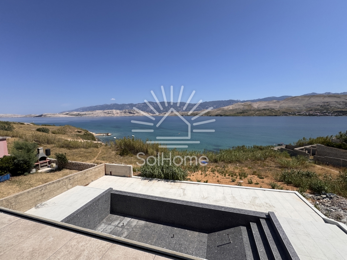 Razkošna vila v prvi vrsti ob morju na Pagu