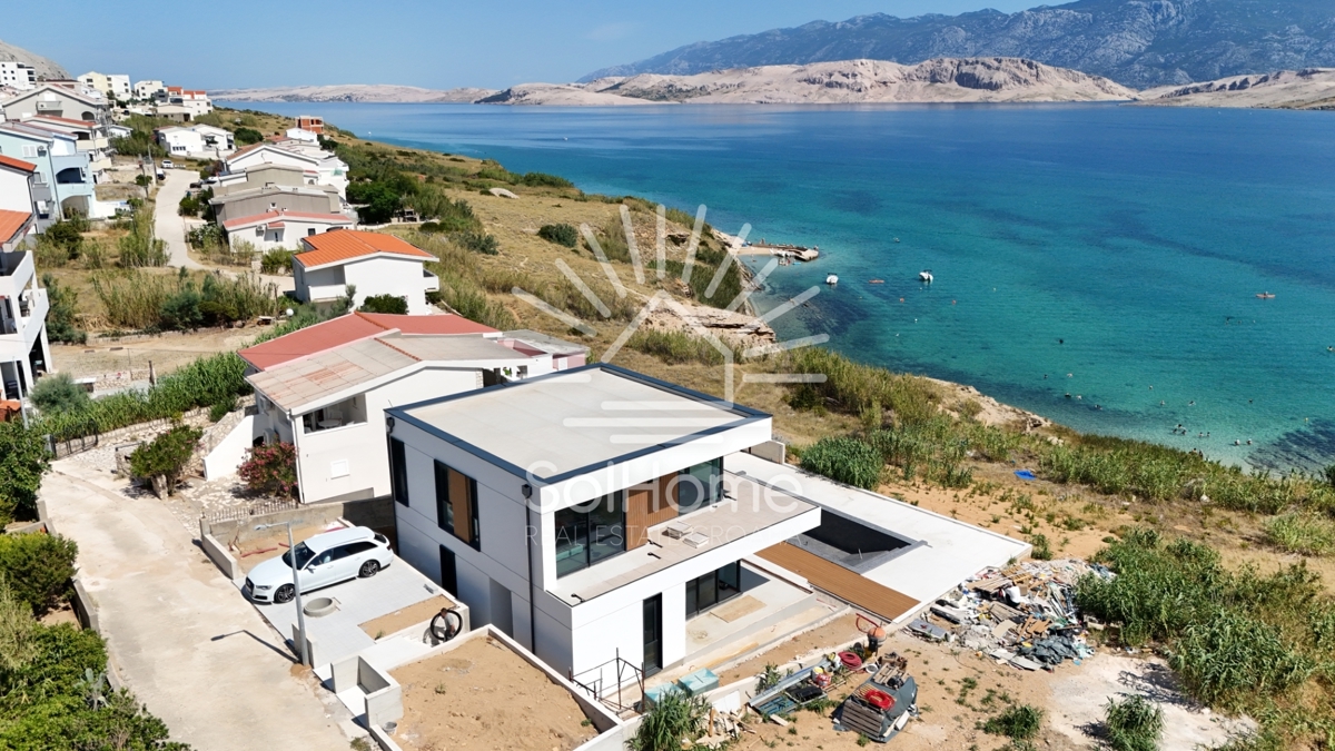 Razkošna vila v prvi vrsti ob morju na Pagu