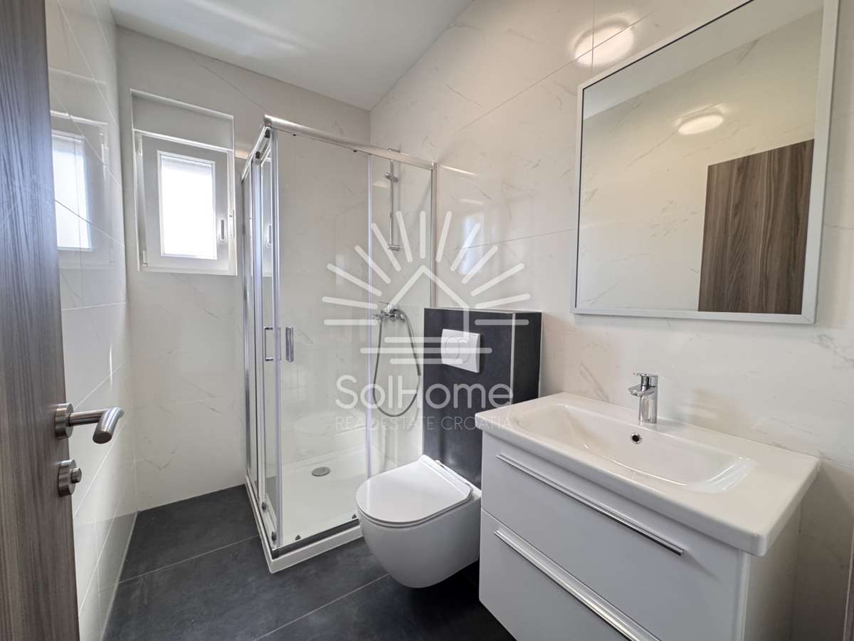 Hiše s panoramskim pogledom na morje in strešno teraso v Viru / Hrvaška