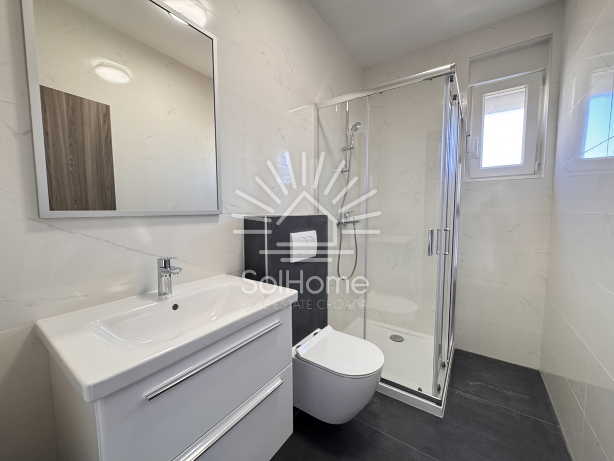 Hiše s panoramskim pogledom na morje in strešno teraso v Viru / Hrvaška