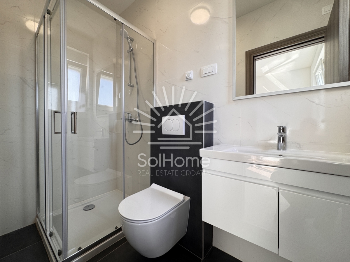 Hiše s panoramskim pogledom na morje in strešno teraso v Viru / Hrvaška