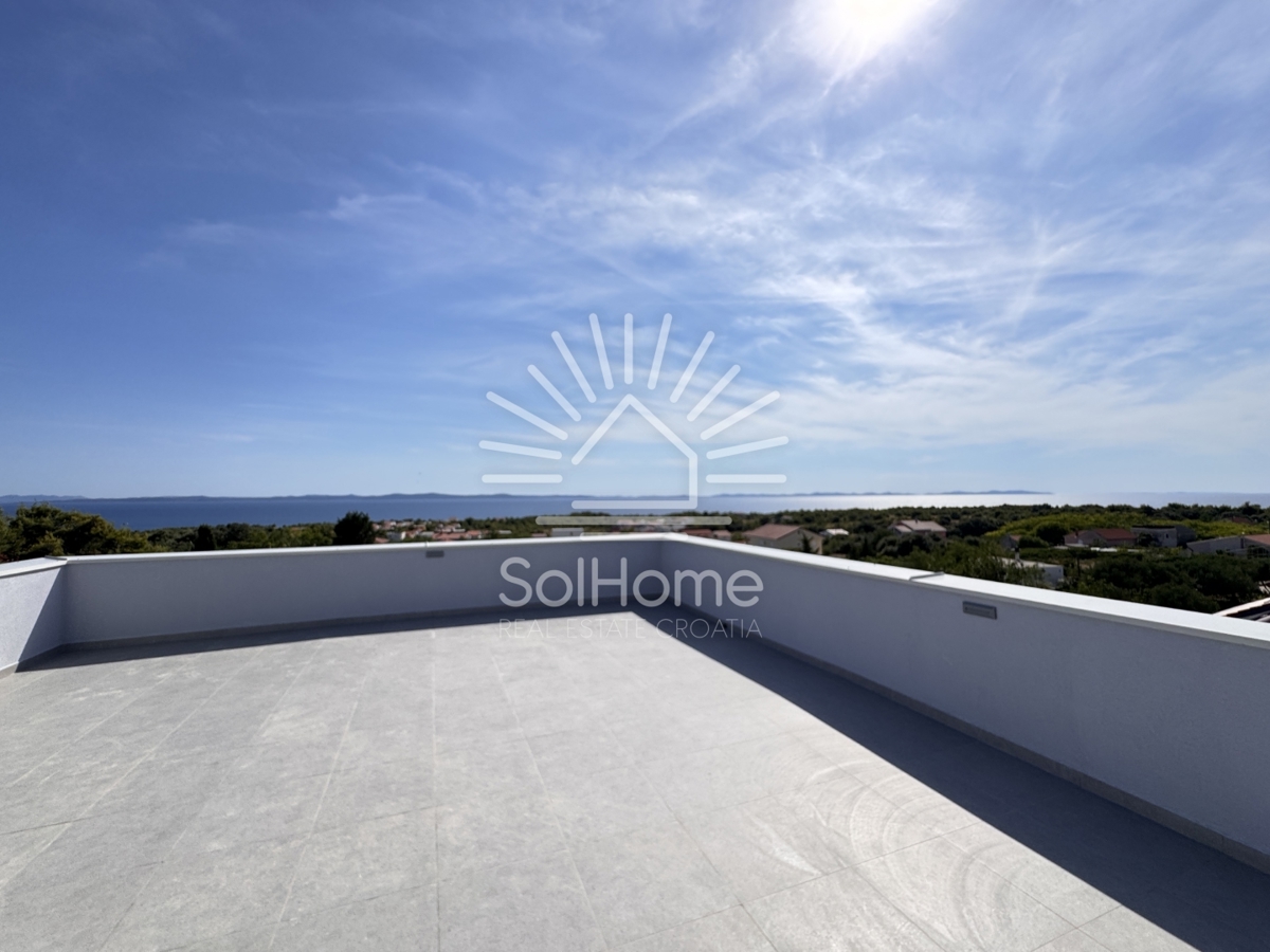 Hiše s panoramskim pogledom na morje in strešno teraso v Viru / Hrvaška
