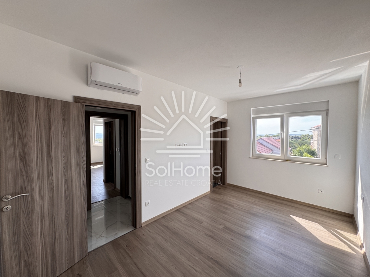 Hiše s panoramskim pogledom na morje in strešno teraso v Viru / Hrvaška