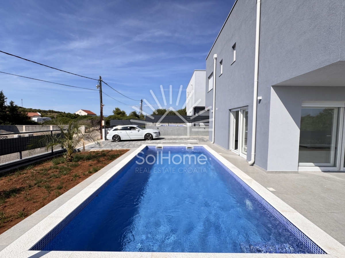 Hiše s panoramskim pogledom na morje in strešno teraso v Viru / Hrvaška