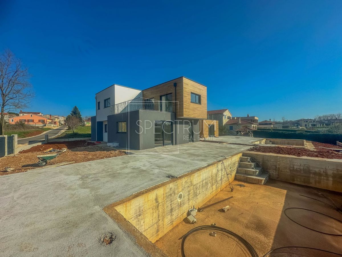 Kaštelir, vila dvojček z bazenom