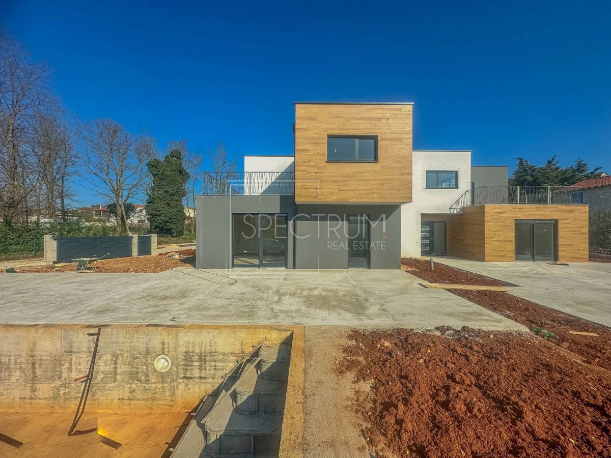Kaštelir, vila dvojček z bazenom