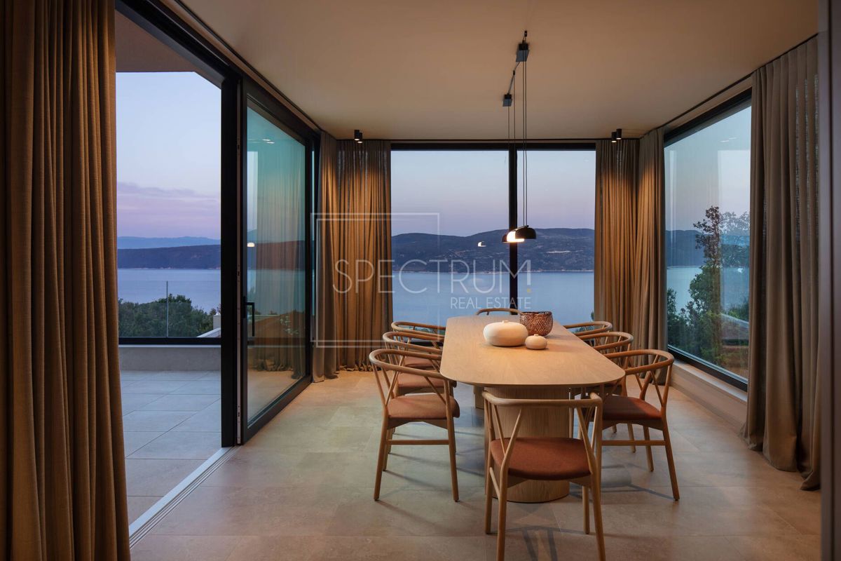 Okolica Labina, unikatna vila s čudovitim pogledom na morje!