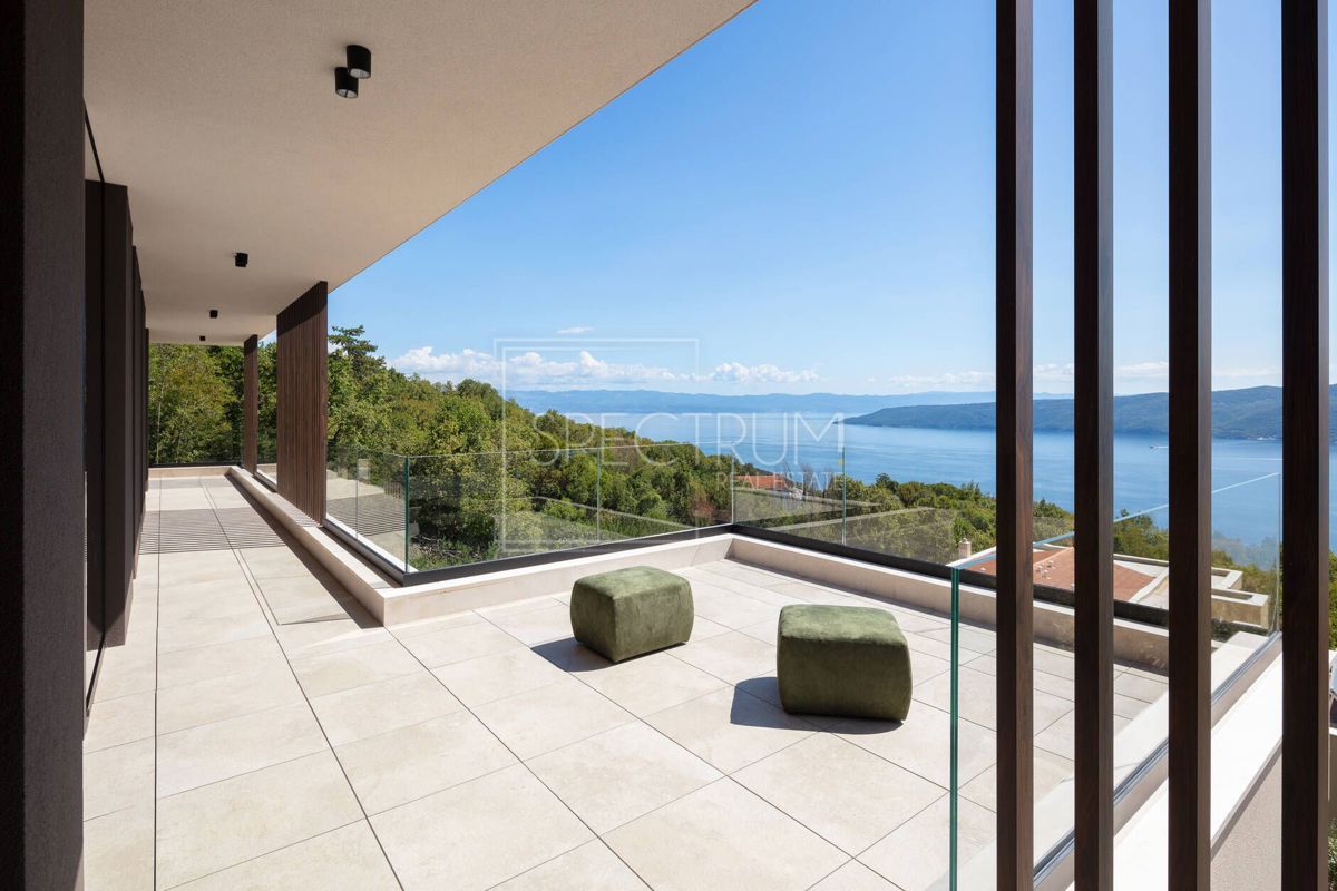 Okolica Labina, unikatna vila s čudovitim pogledom na morje!