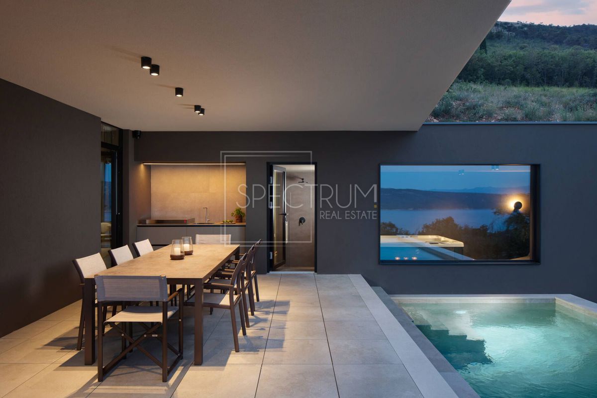 Okolica Labina, unikatna vila s čudovitim pogledom na morje!