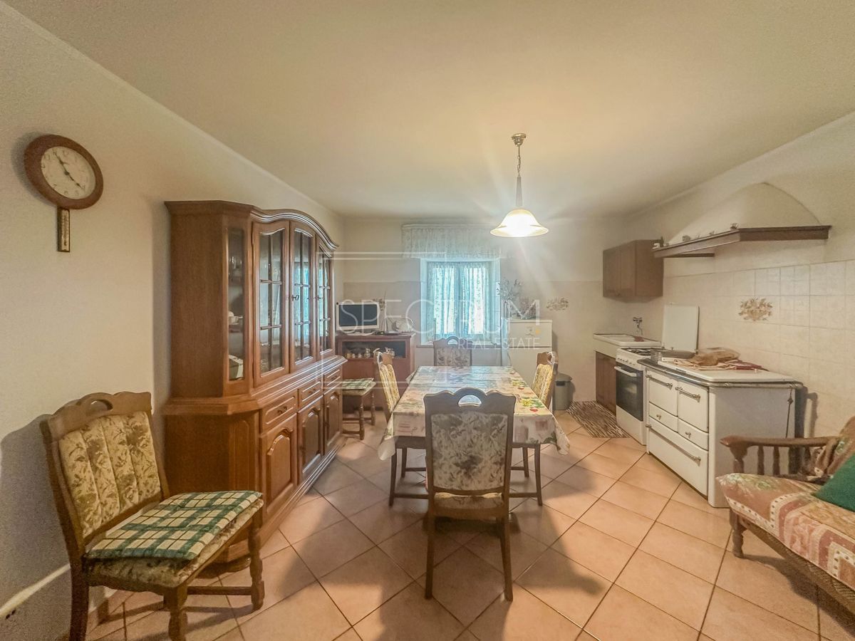 Območje Brtonigle, 2 kamniti hiši z investicijskim potencialom
