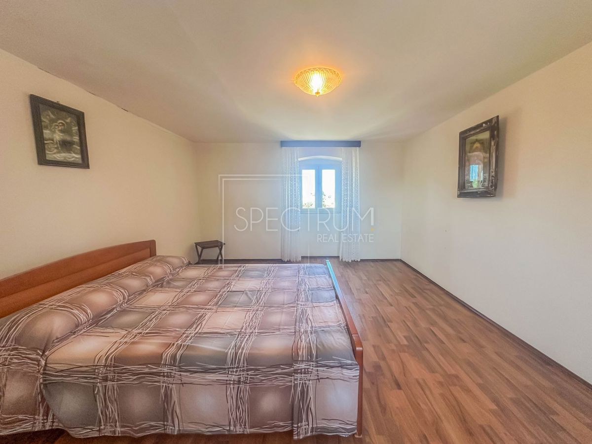 Območje Brtonigle, 2 kamniti hiši z investicijskim potencialom