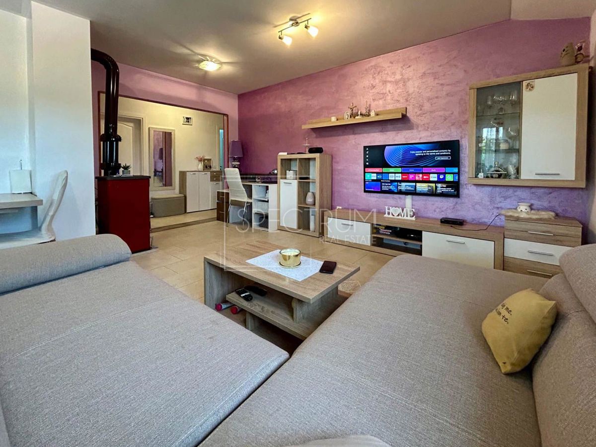 Novigrad, udobno stanovanje z 2 spalnicama