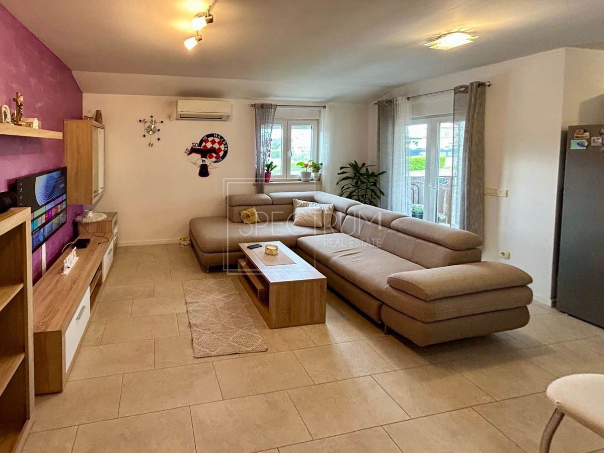 Novigrad, udobno stanovanje z 2 spalnicama