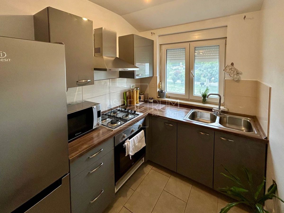 Novigrad, udobno stanovanje z 2 spalnicama