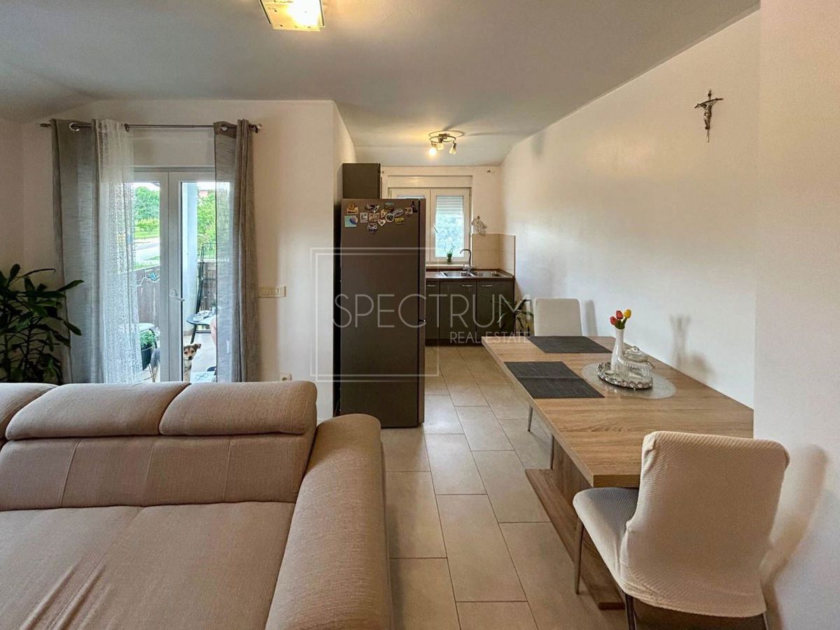 Novigrad, udobno stanovanje z 2 spalnicama