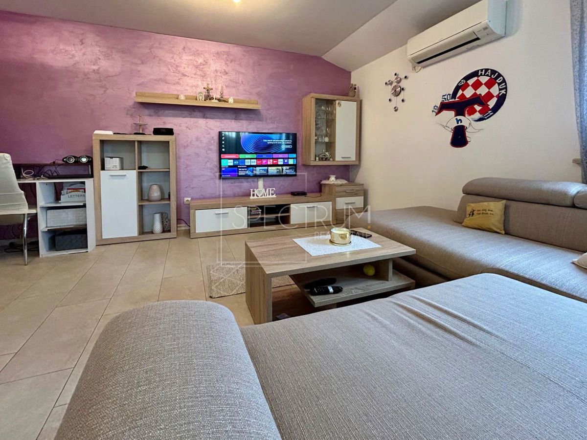 Novigrad, udobno stanovanje z 2 spalnicama