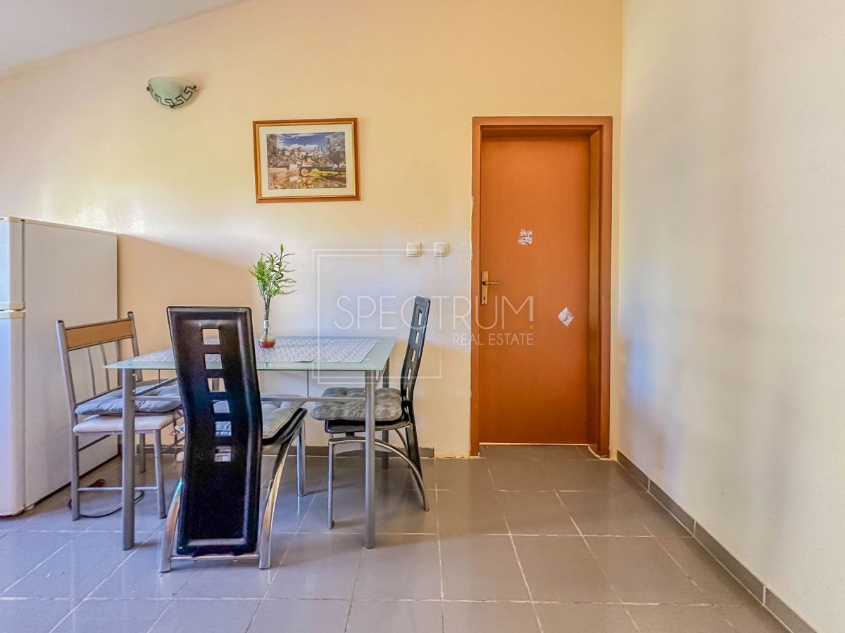 Novigrad, stanovanje s pogledom na morje in mesto