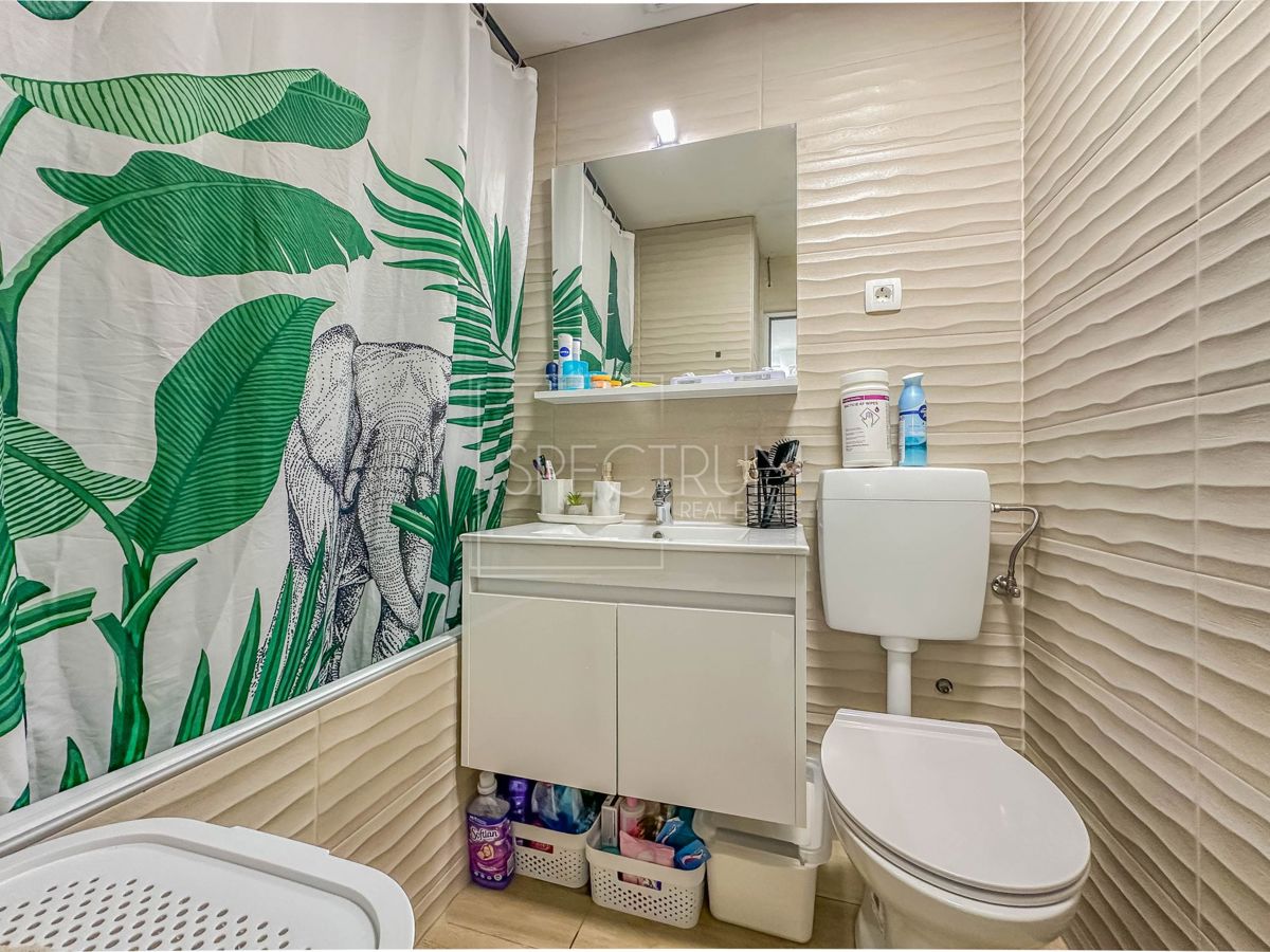 Območje Novigrada, dvoetažno prenovljeno stanovanje 500 m od morja