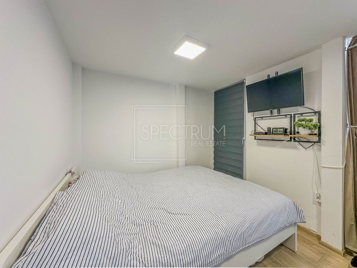 Območje Novigrada, dvoetažno prenovljeno stanovanje 500 m od morja