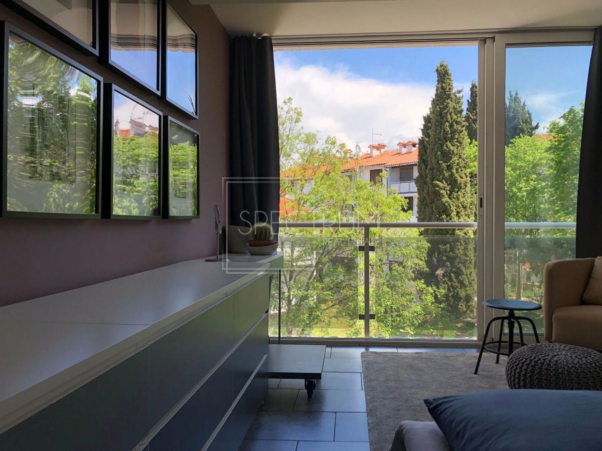 Poreč, moderno opremljeno stanovanje 50m od morja!