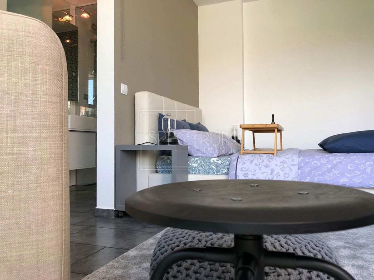 Poreč, moderno opremljeno stanovanje 50m od morja!