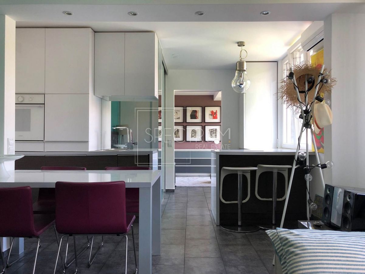 Poreč, moderno opremljeno stanovanje 50m od morja!