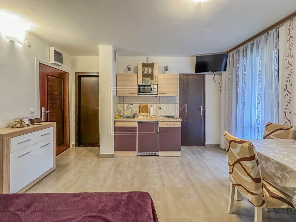 Poreč okolica, prenovljeno stanovanje 50 m od morja!