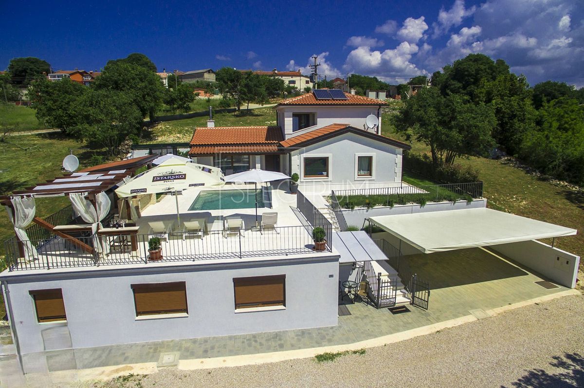 Okolica Brtonigle, vila z bazenom na mirni lokaciji