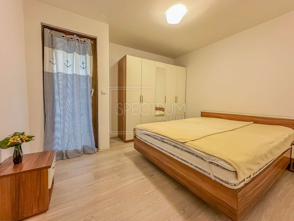 Novigrad, lepo stanovanje 500m od morja