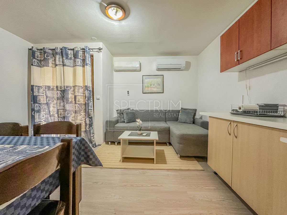 Novigrad, lepo stanovanje 500m od morja