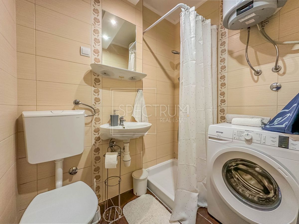 Novigrad, lepo stanovanje 500m od morja