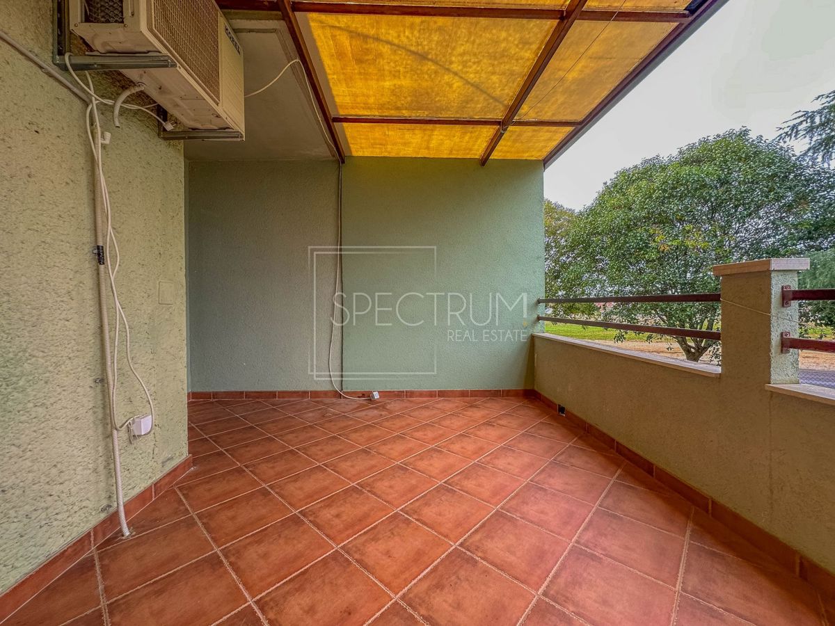 Novigrad, lepo stanovanje 500m od morja