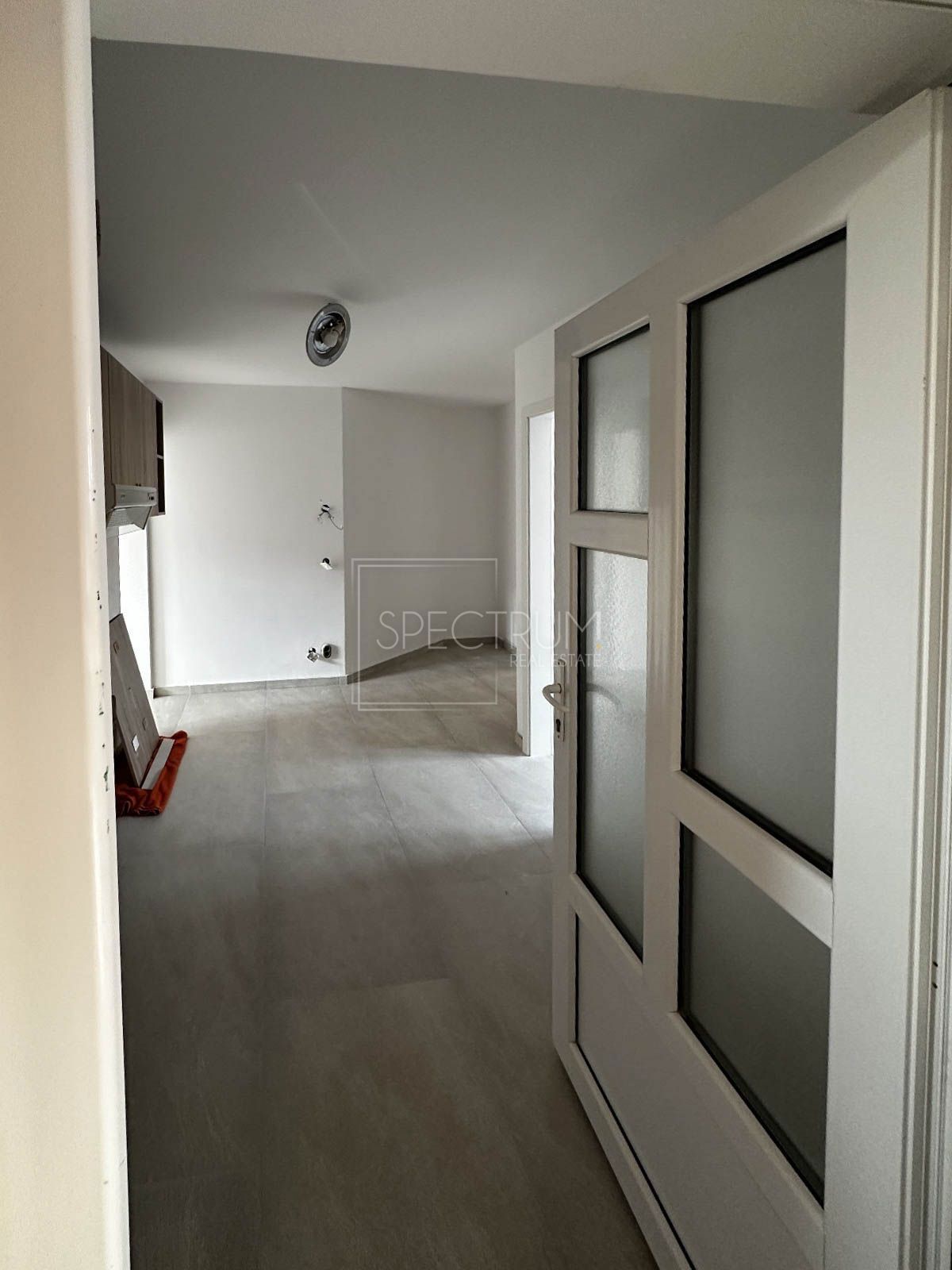 Novigrad, prenovljeno stanovanje v 1. nadstropju