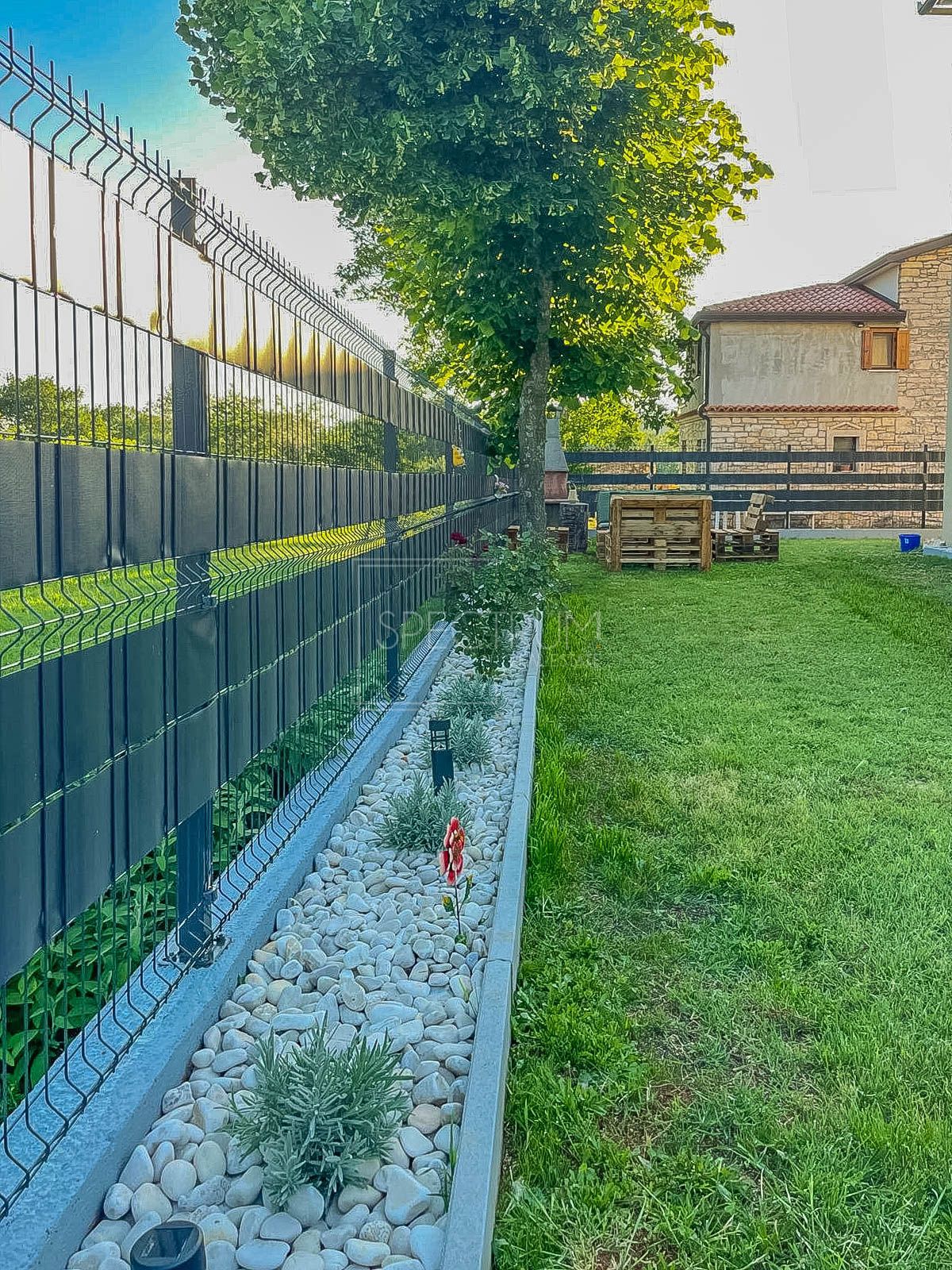 Območje Novigrada, prenovljeno stanovanje z vrtom