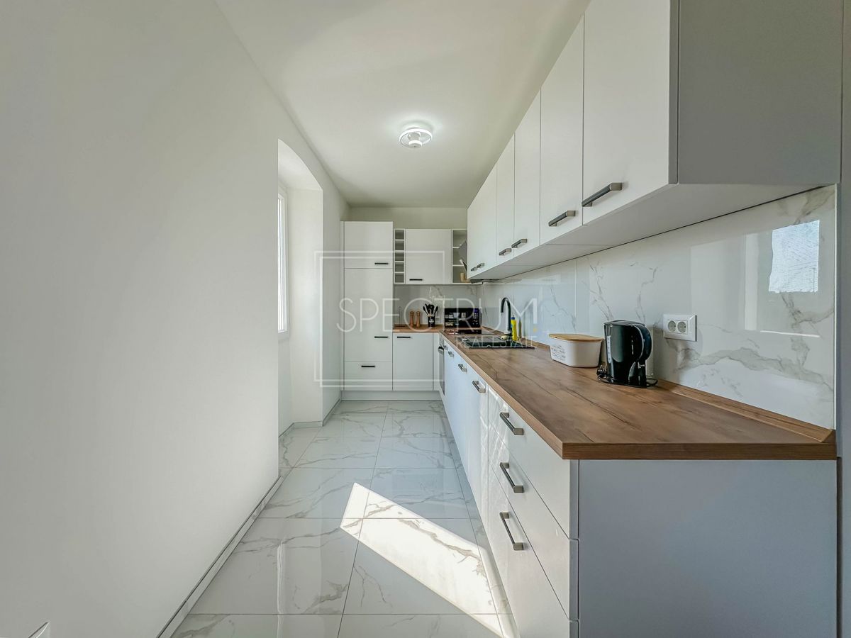 Območje Novigrada, prenovljeno stanovanje z vrtom