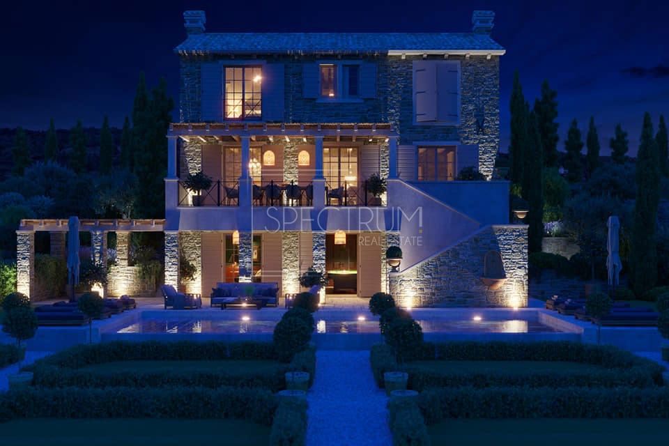 Motovun, gradbeno zemljišče s čudovitim razgledom