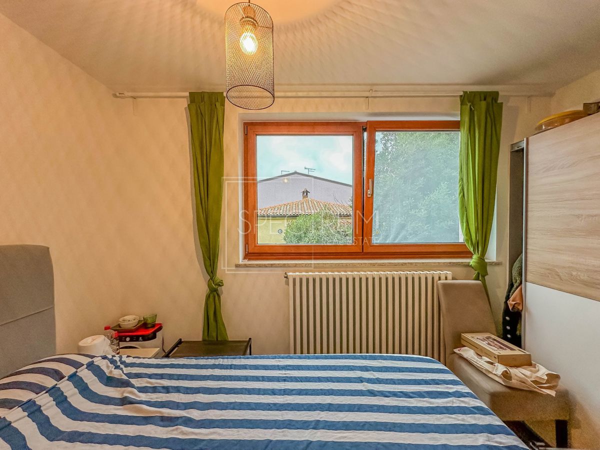 Novigrad, stanovanje z garažo v centru mesta