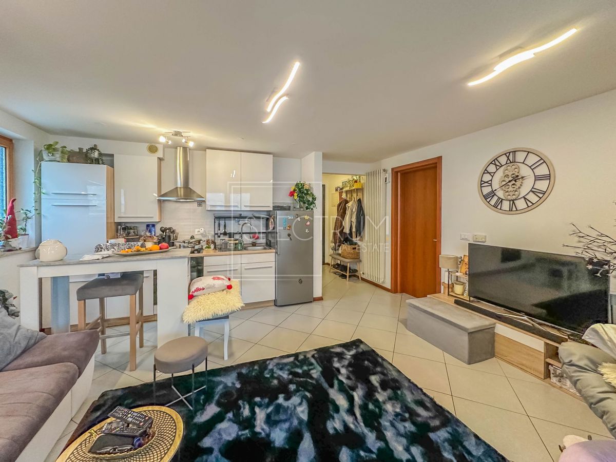 Novigrad, stanovanje z garažo v centru mesta